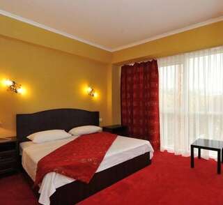 Гостиница Прибой Лазаревское Стандартный двухместный номер с 1 кроватью или 2 отдельными кроватями-1
